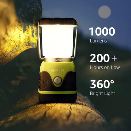 مصباح تخييم LED يعمل بالبطارية بقوة 1000 لومن، مصباح خيمة بـ 4 اوضاع اضاءة مقاوم للماء، مصباح يدوي مثالي للاعاصير وحالات الطوارئ معدات النجاة والتنزه والصيد والمنزل وغير ذلك الكثير من ال اي